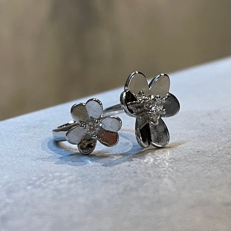 2506RG0639 / Asymmetry stone flower ring（Silver）