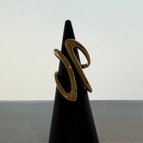 2604RG0781 / Asymmetry twist ring（Gold）