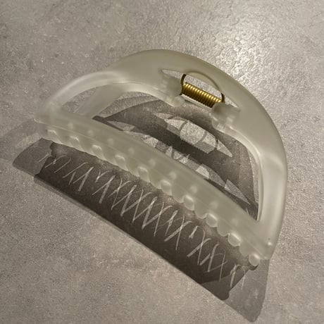 2405HA0076 / Clear arch Hair clip（Cream）