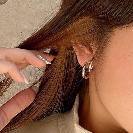 2301_PR0547 / Double Circle Twisted Pierce（SILVER）