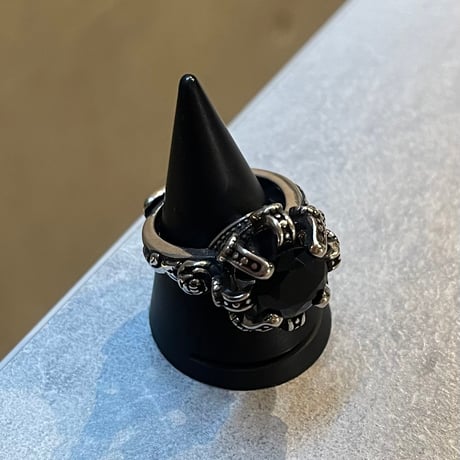2510RG0687 / Flower Black stone Ring（Silver）