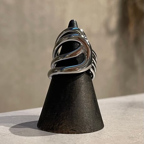 2412RG0553 / Irregular twist line ring（Silver）