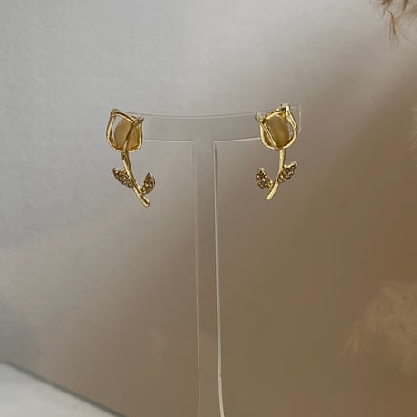 2311PR0615 / Tulip motif pierce（Gold）
