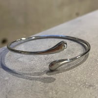 2510BR0102 / Drop twist Bangle（Silver）