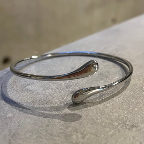 2510BR0102 / Drop twist Bangle（Silver）