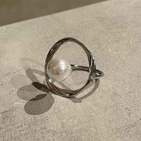 2402RG0394 / Twist circle center pearl ring（Silver）