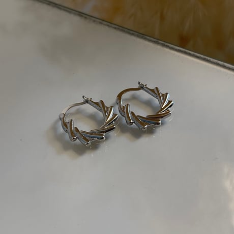 2404PR0688 / Metal design hoop Pierce（Silver）