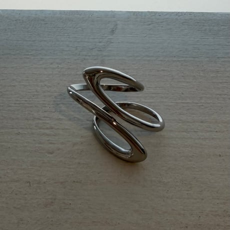 2604RG0781 / Asymmetry twist ring（Silver）