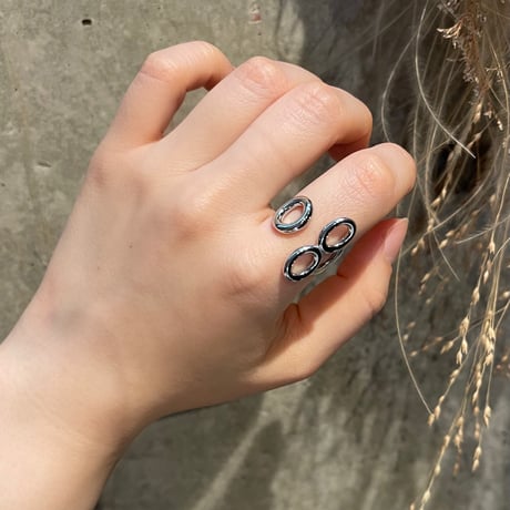 2511RG0686 / Oval circle asymmetry Ring（Silver）