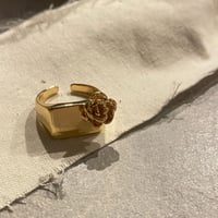 Side rose motif square ring（Gold） / 2210-RG0212