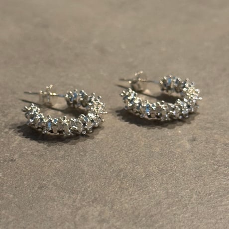 2504PR0775 / star line hoop Pierce（Silver)