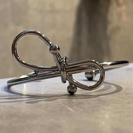 2502BR0068 / Bow knot bangle（Silver）