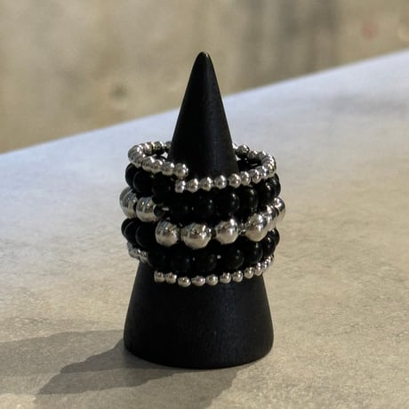 2408RG0503 / Ball Beads square ring（Silver/Black）