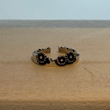 2605RG0789 / Antique flower design ring（Silver）