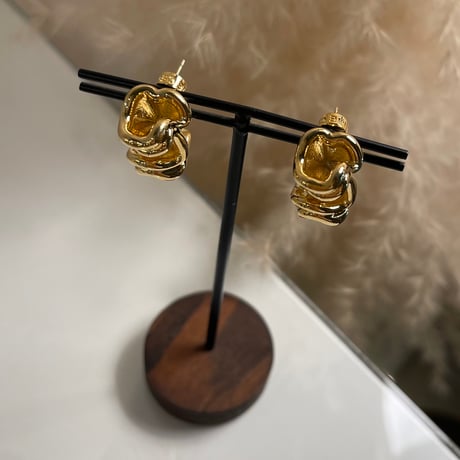 2403PR0665 / Twist metal irregular Pierce（Gold）