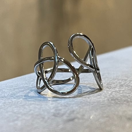 2506RG0647 / Cross twist design ring（Silver）