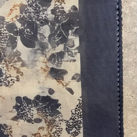 2510GS045(S) / Large frill Scarf（White/Blue）