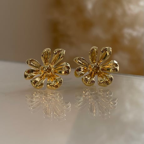 2401PR0654 / Metal flower motif Pierce（Gold）