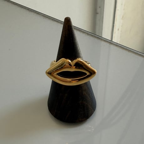 2604RG0760 / Lip motif ring（Gold）