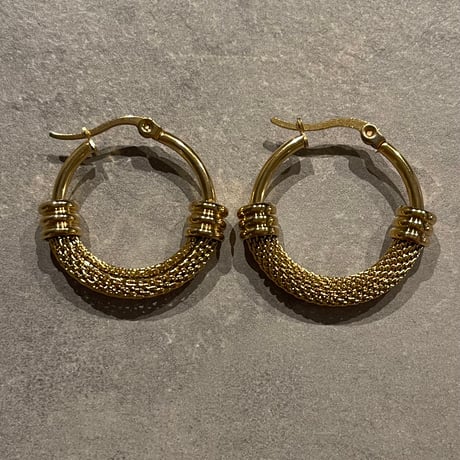 2503PR0760 / Half line design hoop Pierce #01（Gold）