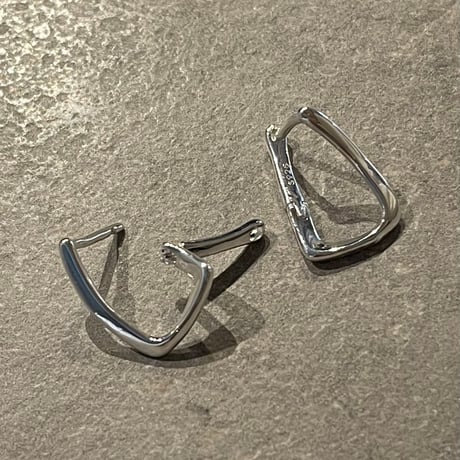 2503PR0765 / Twist triangle mini hoop Pierce（Silver）