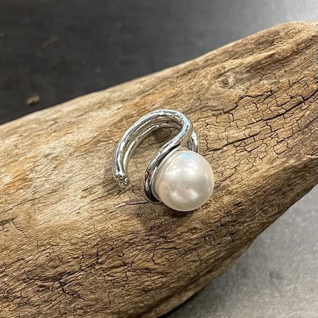 EC111 / Perl Double Line Earcuff（Silver/Pearl）