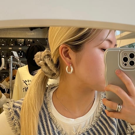 2505PR0783 / Flat line design hoop pierce（Silver）