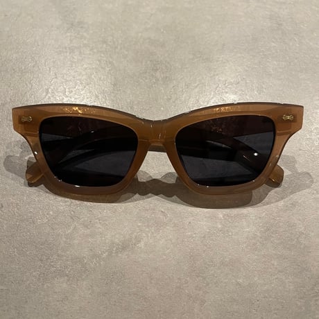 SE24SG_CA001 / Wide Wellington Sunglasses (Beige/Black)