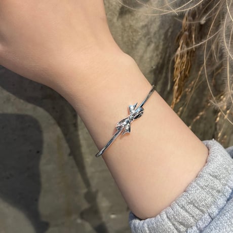 2501BR0065 / Mini Ribbon motif Bangle（Silver）