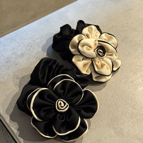 2505HA0068 / Flower Hair rubber（White）