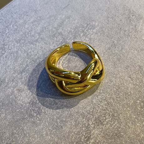 2412RG0549 / Volume twist ring（Gold）