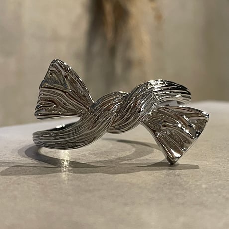 2505BR0084 / Knot ribbon design bangle（Silver）