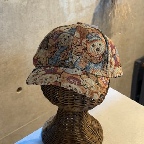 2508HW0098(S) / Jacquard Bear Cap（Blown）