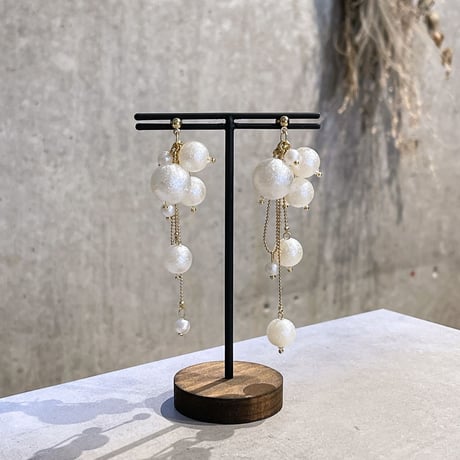 2309PR0587 / Metal ball shower Pierce（White）