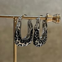 2511PR0831 / Leopard hoop Pierce（Silver）