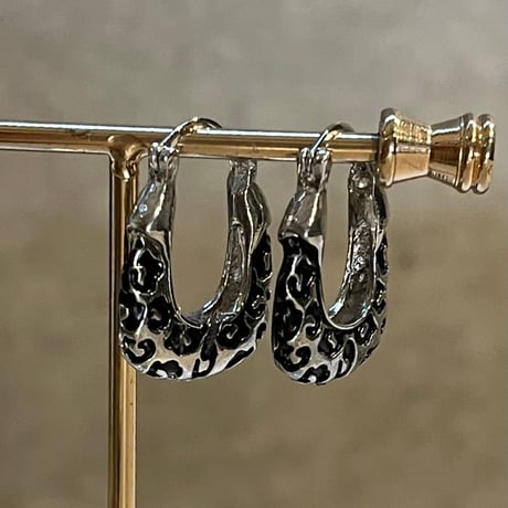 2511PR0831 / Leopard hoop Pierce（Silver）
