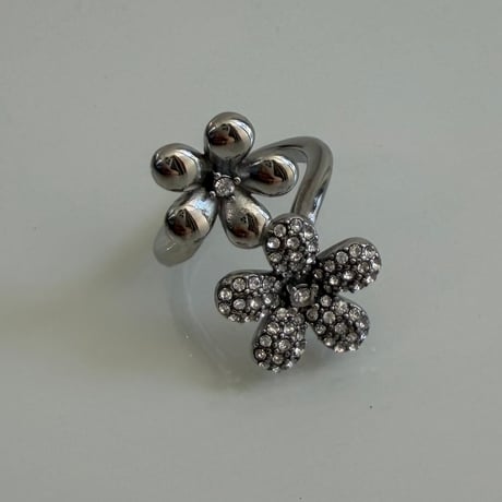 2604RG0775 / Twist double flower ring（Silver）