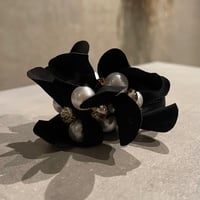 2411HA0086 /  Flower pearl Hair tie（Black）