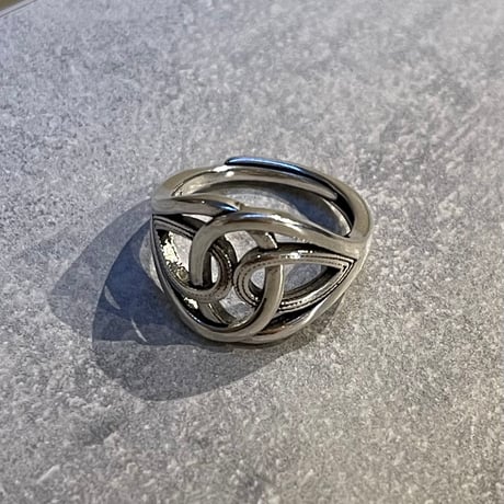 2512RG0709 / Oval twist ring（Silver）