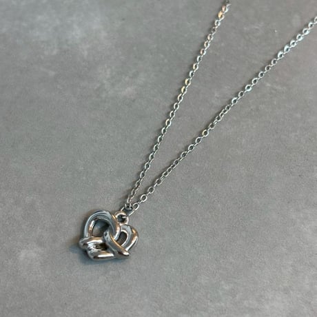 2605NC0389 / Pretzel motif Necklace（Silver）
