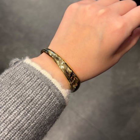 2501BR0066 / Asymmetry line Bangle（Gold）