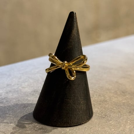 2404RG0445 / Asymmetry ribbon motif ring（Gold）