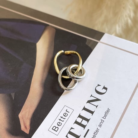 23SSEC001 / Circle layer bi-color Ear Cuff（Gold）