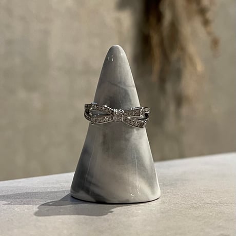 2512RG0714 / Ribbon motif rhinestone ring（Silver)