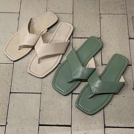 2411GS025 / Flat sole thong Sandals (Khaki)