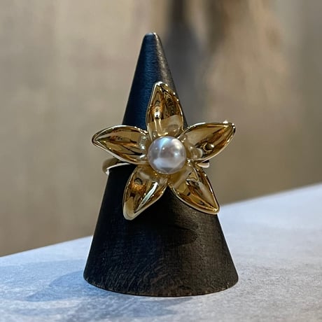 2506RG0658 / Large flower pearl ring（Gold）