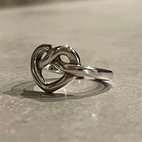 2411RG0543 / Heart twist ring（Silver）
