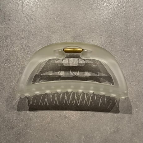 2405HA0076 / Clear arch Hair clip（Cream）