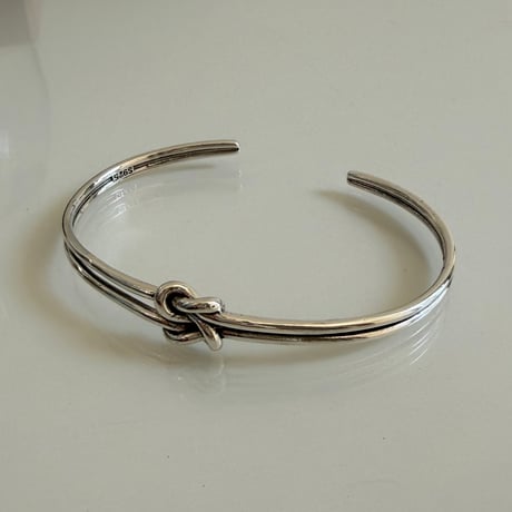 2604BR0120 / Double knot twist Bangle（Silver）
