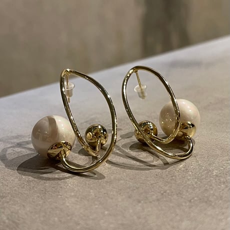 2411PR0734 / Unique curve pearl Pierce（Gold）